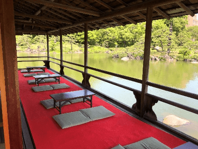涼亭 （天気の良い日は縁側が利用可）