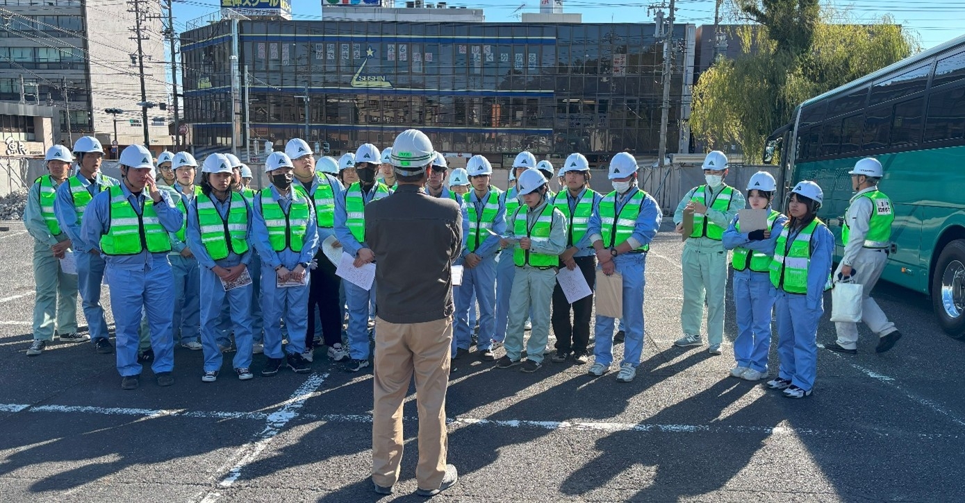 令和6年(2024年)に実施した4年生の校外学習の様子