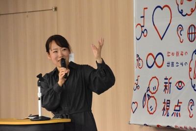 「文喫」などを紹介する武田氏