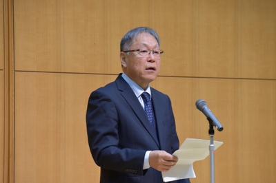祝辞を述べる野口学長