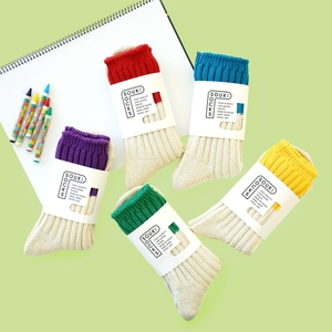 カラーはレッド／イエロー／グリーン／ブルー／パープルの5色展開