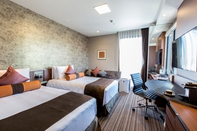 3f9J0MMkRh63fBWHhquL.jpg?w=940&h=940