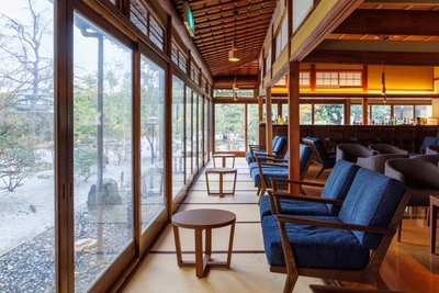 ほうじ茶の香りに包まれる朝の＜ラウンジ＞