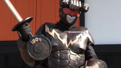 昨今問題の運送会社の実態をドラマ化、大東賢監督作品 「～運送ドラゴン～パワード人間バトルクーリエ」が 関西から関東に進出！