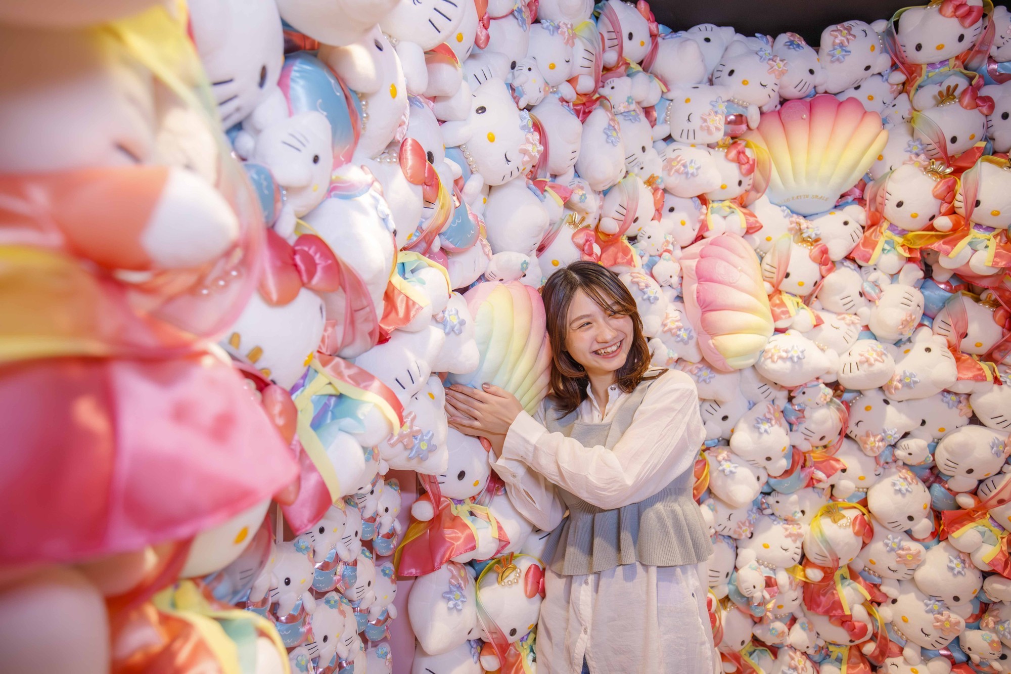 ハローキティ 赤いべべ着たかわいい金魚 花火はキレイだな 夏休み