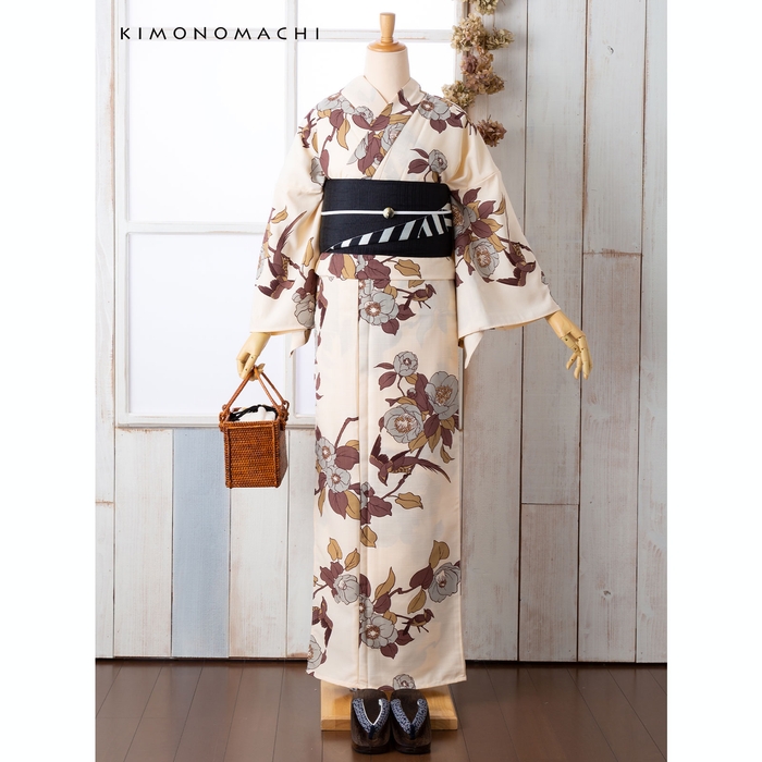 夏椿に鵯 淡黄(なつつばきにひよどり うすき)