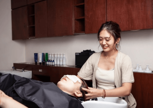 髪質改善で話題の「サイエンスアクア」取扱店!似合うヘアに出会える『HIRONO higashiyama』の情報を駅近ドットコムで公開