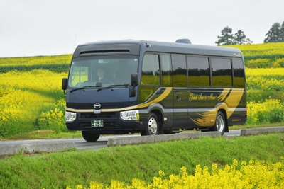 宮城県内の観光スポットを走行する 「Grand Sun and Moon」