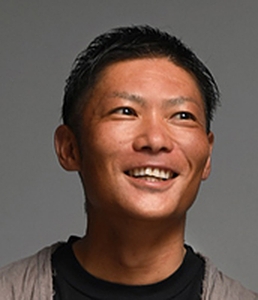 鎌田　友和　氏