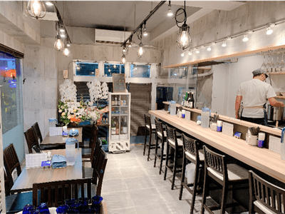 ラーメン屋・麺屋彩音の店内