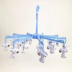 普通に便利。しっかりと挟んでくれるスヌーピーの洗濯ばさみハンガー