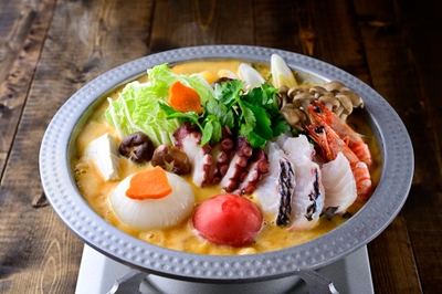 ▲特性のうに出汁で味わう山海の幸「＜プレミアム＞淡路島の濃厚うに鍋」