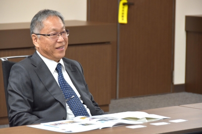 懇談する野口学長