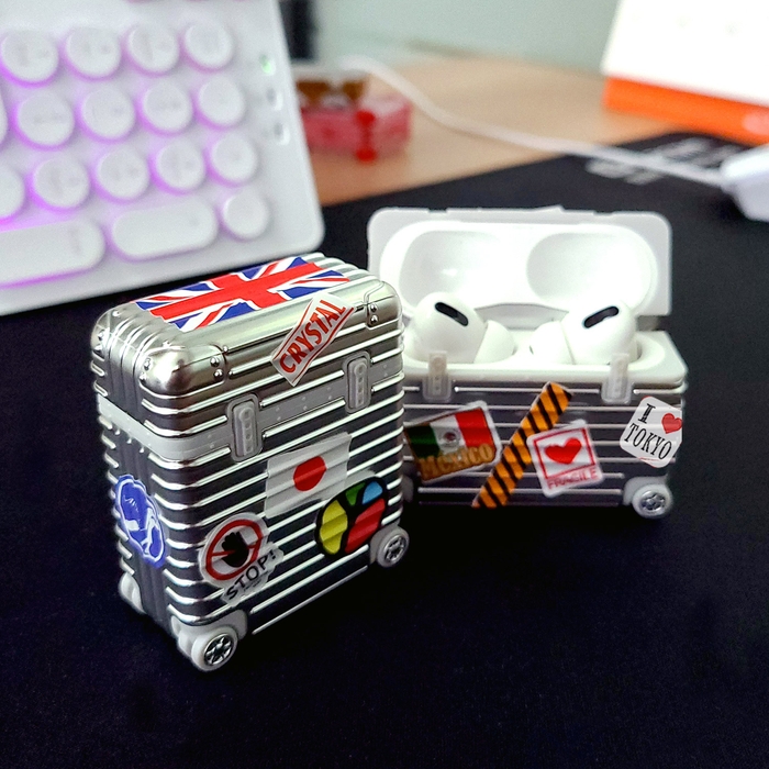 【miak AirPods / Pro キャリーケース】自分だけのオリジナルデザインが可能
