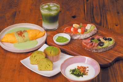 水や牛乳に溶かすだけでなく、ヨーグルトや料理に「ひとさじ」加えるだけで、 食卓があたたかく、彩り満ちる時間に変わります。