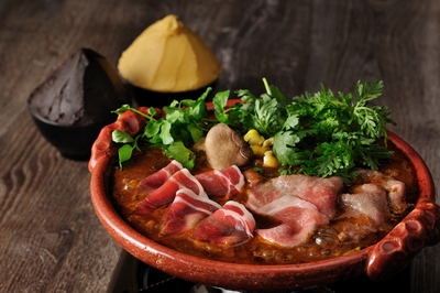 4Jg02m6JFzrXhhefSz70.jpg?w=940&h=940