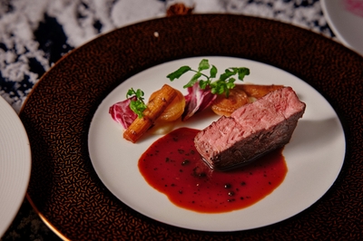 4SZzt3mcfrHx1VU5UI2a.jpg?w=940&h=940