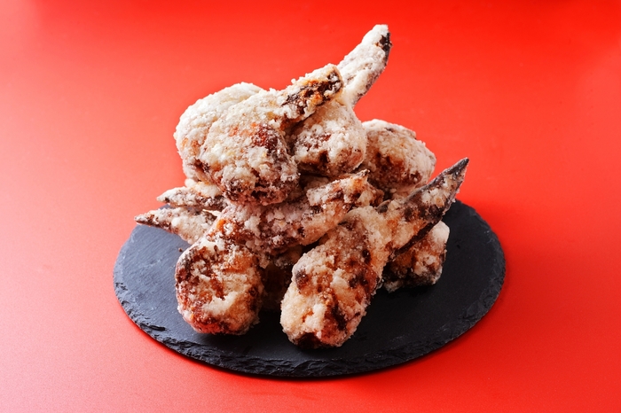 熟成和風トロ手羽 230円(秘伝のタレをベースに一度火を入れ、1日熟成した手羽先を唐揚げにしました。)