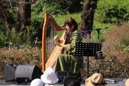 ばらコンサートの様子(令和6年秋撮影)