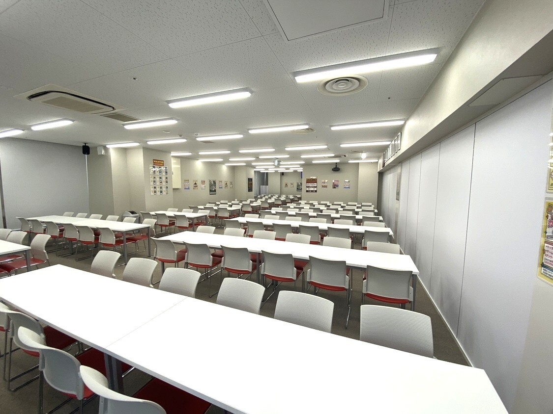 プレイスペースは200席