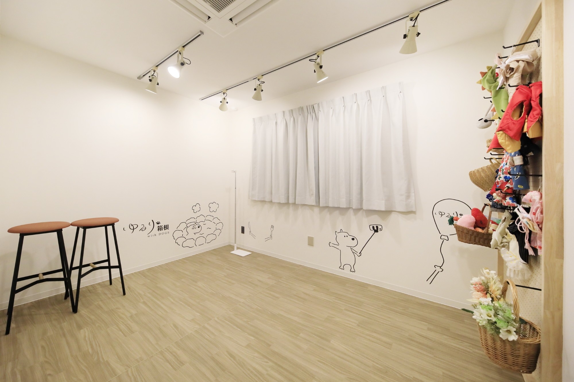 愛犬用の衣装も完備の<フォトスタジオ>