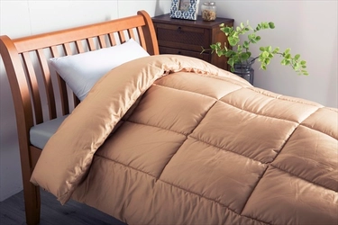 蓄熱効果が高い天然鉱石配合繊維を中わたに使用した 「岩盤浴のような掛布団」をラジオ通販にて発売