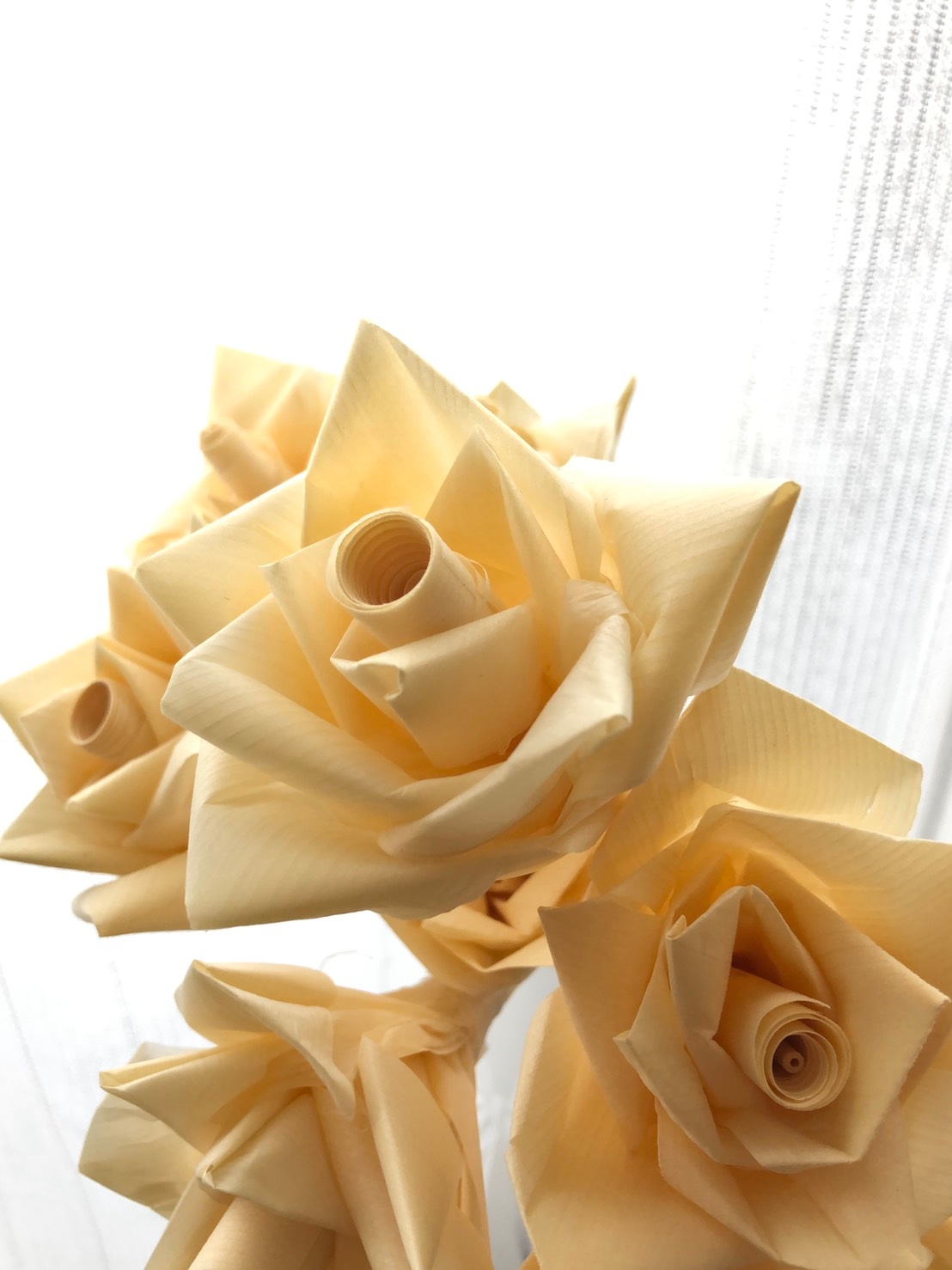 🌹世界にひとつだけの薔薇🌹ヒバの木の皮で出来た「匠の薔薇」