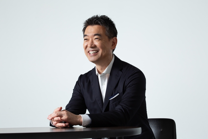 (著者近影 写真:的野弘路)