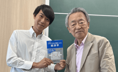 池上彰教授（右）と加藤教授