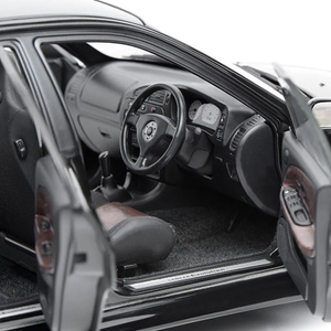 モーターヘリックス 1/18スケール M84002 三菱 Lancer Evolution IV ピレネーブラックパール