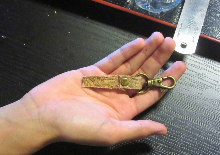 「魚の皮から革細工」の作品例