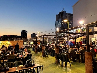 5EcQwwdJoJONUlnPOvXz.jpeg?w=940&h=940