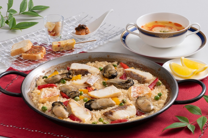 「シン・パエリャ伊勢志摩ホワイト ~伊勢まだいと的矢かきのパエリャ~」