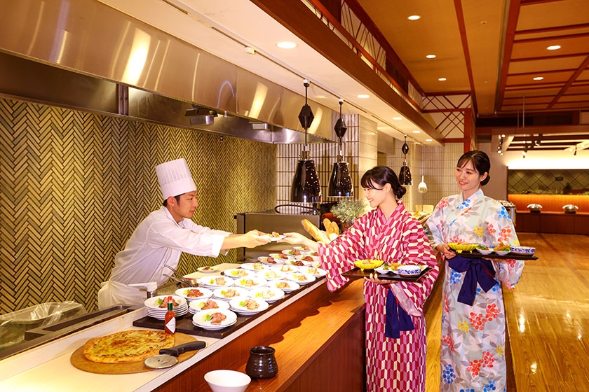ステーキ*も焼きたてをご提供