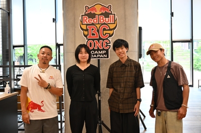 企画運営を担当した学生らとTaisukeさん、Shigekixさん