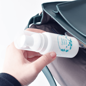 ミニサイズは小さめのカバンにもすっぽり収まるサイズ。