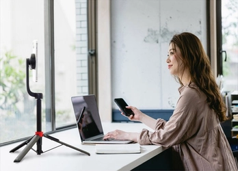 60年以上の歴史を誇る三脚ブランドVelbon（ベルボン）より、MagSafe 対応「Coleman セルフィースタンド マグホルダー」を新発売！