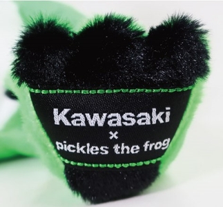 足裏にもコラボロゴの織りネーム