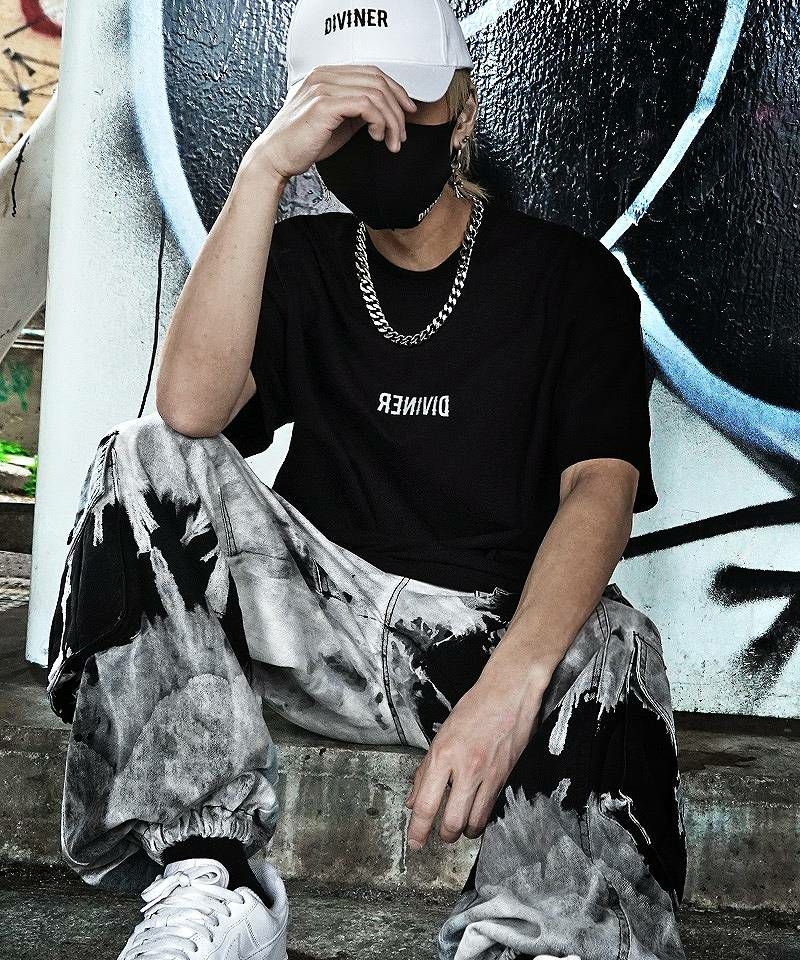 Exaggerate Box Logo TEE(ブラック)