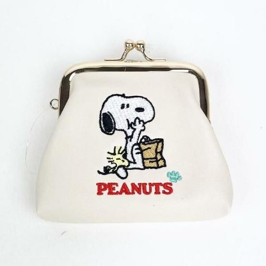 スヌーピーのレトロポップな刺繡がま口