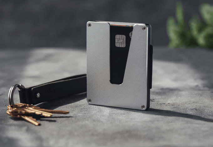 キャッシュレスは、もっとスマートに。ミニマリスト向けの「Vext Slim Wallet」日本上陸!