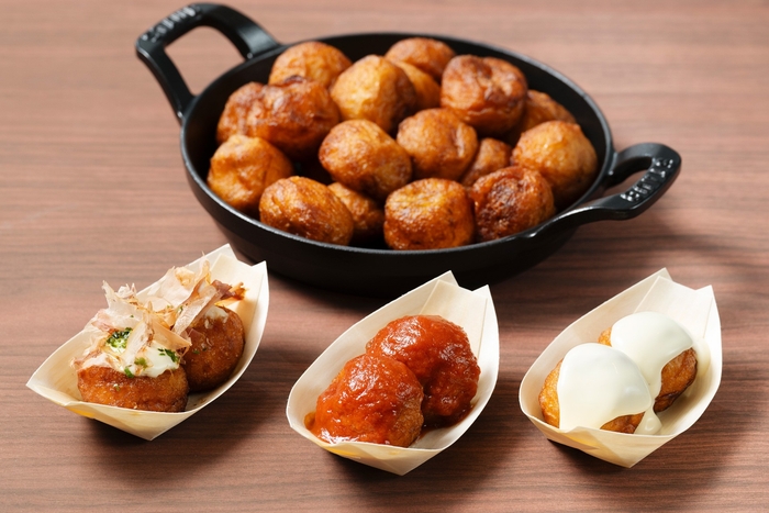 たこ焼きは、定番のたこ焼きソースに加え、チーズフォンデュソース、トマトハラペーニョペッパーの3種類のソースでお楽しみいただけます。
