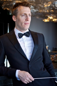 5xsrUIeYq6kuzETaSfM4.jpg?w=940&h=940