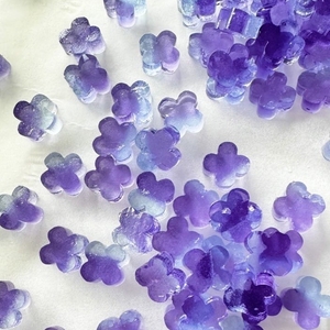 透明感あるちいさな紫陽花が涼やか