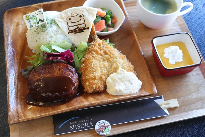 あじフライプレート(購入特典:オリジナルデザイン缶バッチ)