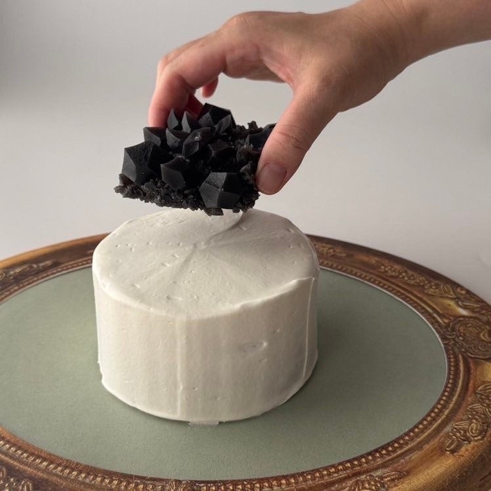 シンプルなケーキも一気に豪華に。