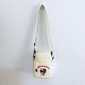 キティのショルダーバッグ
