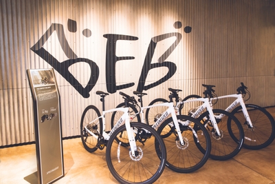 6Dm1EJg9ddLNZ5KJrfa9.jpg?w=940&h=940