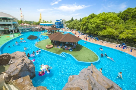 関西初！快適な屋外設置型ベビーケアルーム「mamaro solana™」を設置　東条湖おもちゃ王国プール「アカプルコ」