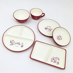 スヌーピーの食器で食卓を統一！プレートから深皿まで勢ぞろいです